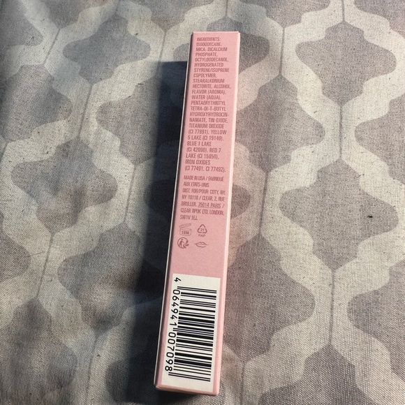 Kylie Cosmetics Lipstick (Khlo$ Matte) - Picture 5 of 6